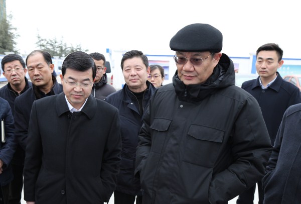 濟(jì)南市委王文濤書(shū)記一行視察集團(tuán)綜合保稅區(qū)空港功能區(qū)綜合樓工程