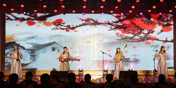 1581562259413419.jpg 11、股份公司樂器演奏.jpg